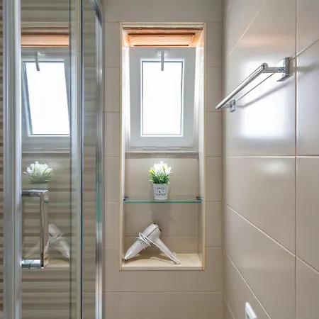 Beguest Wavy Caparica Lejlighed *